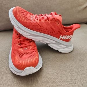 Hoka One Clifton Edge